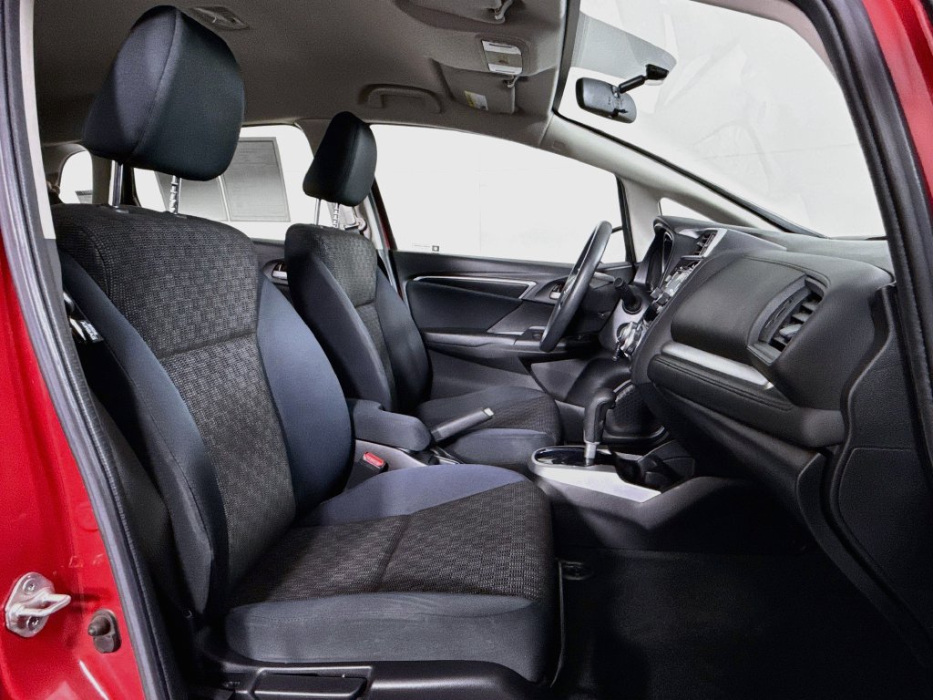 Used 2017 Honda Fit LX image 29