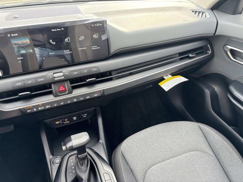 New 2025 Kia K4 LX image 13