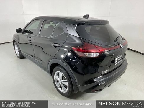 Used 2021 Nissan Kicks S image 6