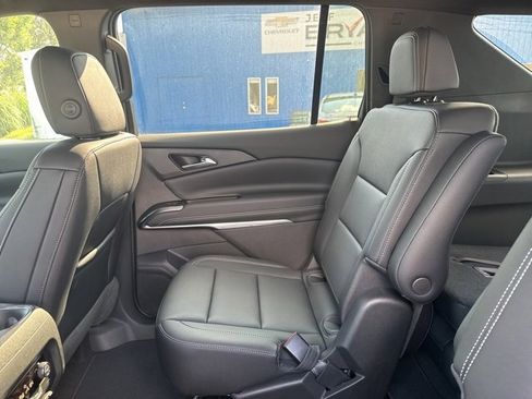 New 2025 Chevrolet Traverse LT w/ Driver Confidence Package image 17