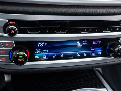 Certified 2022 BMW 750i xDrive w/ Executive Package image 23