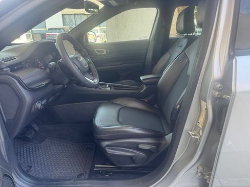 Used 2025 Jeep Compass Trailhawk AWD/4WD image 21