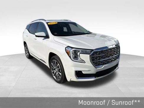 Used 2024 GMC Terrain Denali w/ Denali Premium Package AWD/4WD image 3