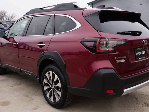 Used 2025 Subaru Outback Touring image 4