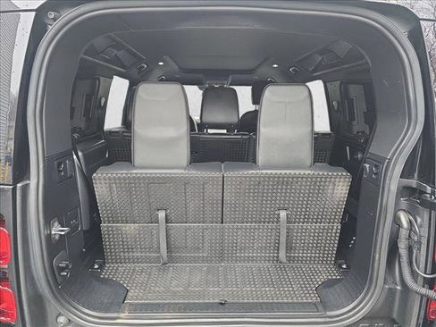 Used 2022 Land Rover Defender 110 X-Dynamic SE image 12