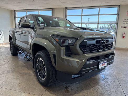 New 2026 Toyota Tacoma TRD Sport AWD/4WD image 4
