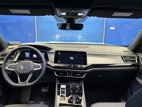 New 2026 Volkswagen Atlas Cross Sport SE image 26