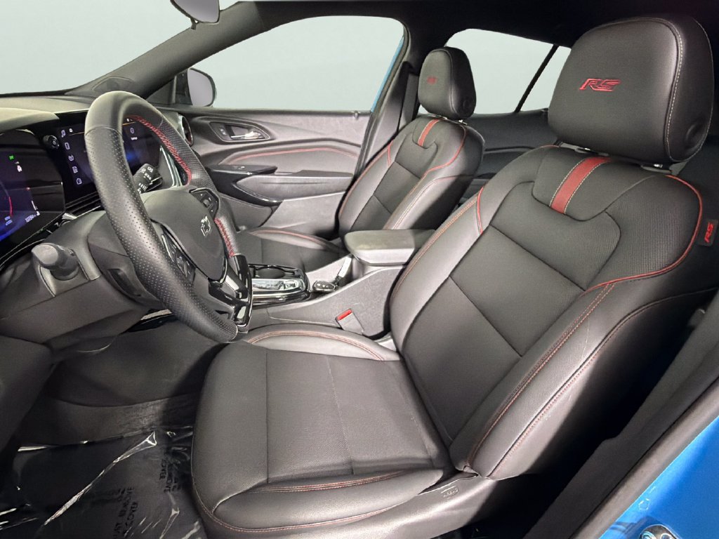 Certified 2025 Chevrolet Trax RS w/ Driver Confidence Package FWD image 17