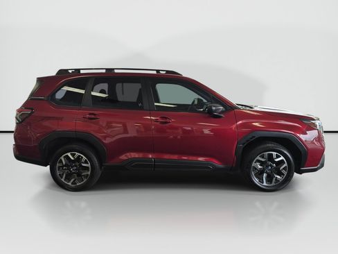 Used 2025 Subaru Forester AWD/4WD image 2