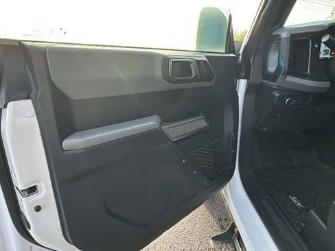 Used 2021 Ford Bronco Black Diamond AWD/4WD image 11
