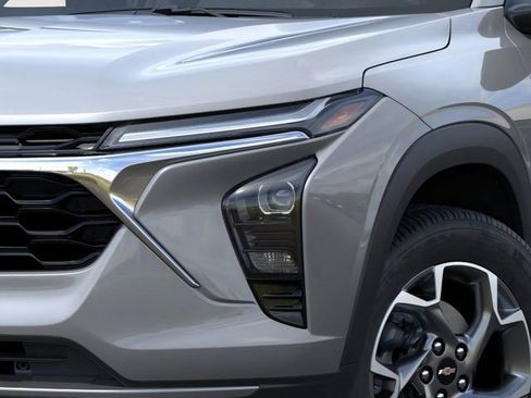 New 2026 Chevrolet Trax LT w/ Sunroof Package image 10