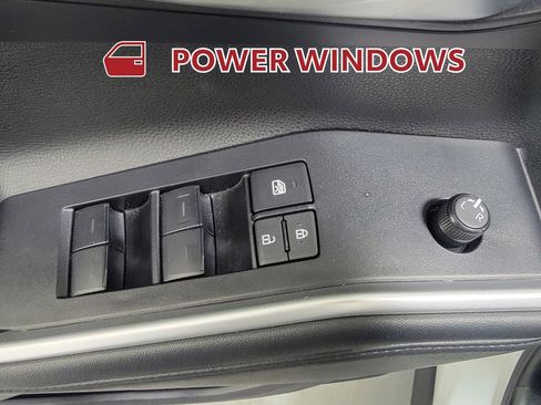 Certified 2025 Toyota Highlander XLE image 27