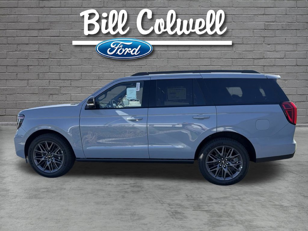 New 2027 Ford Expedition Platinum w/ Stealth Appearance Package AWD/4WD image 6