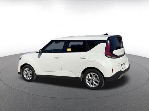 Used 2025 Kia Soul LX w/ LX Technology Package image 10