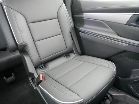 Used 2025 Buick Enclave Preferred image 14