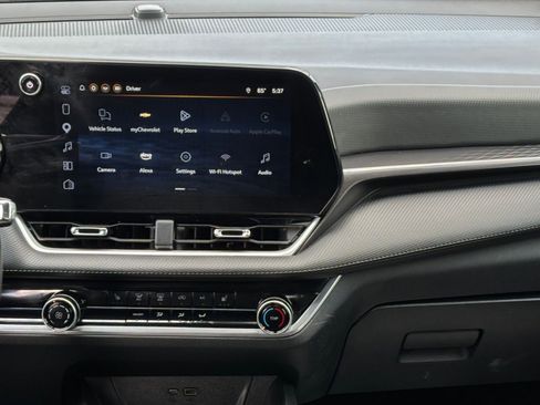 Used 2025 Chevrolet Equinox LT FWD image 17