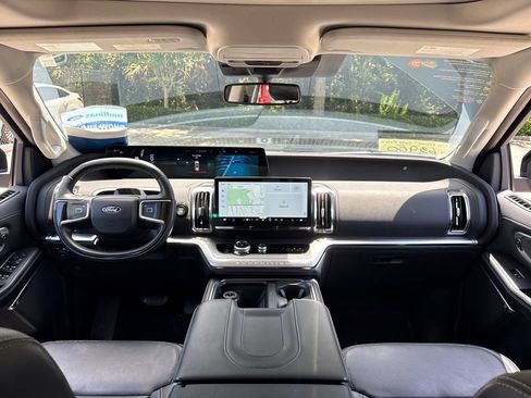 Certified 2025 Ford Expedition Platinum AWD/4WD image 7
