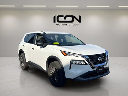 Used 2022 Nissan Rogue S FWD image 7