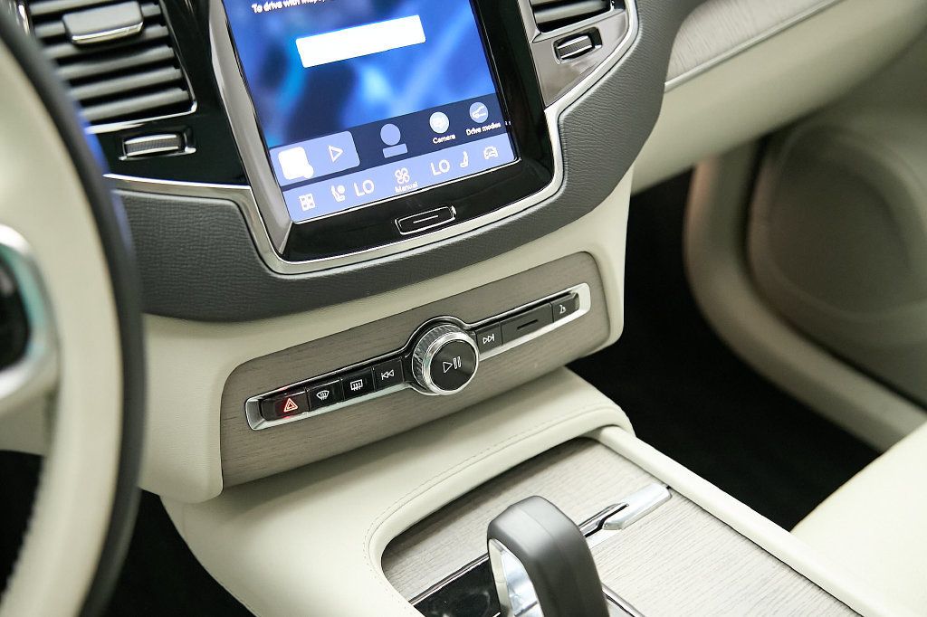 Certified 2024 Volvo XC90 T8 Plus w/ Protection Package Premier AWD/4WD image 16