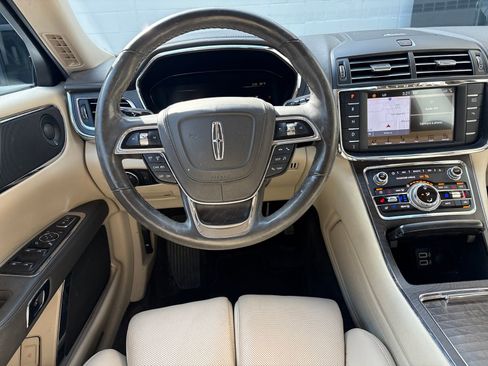 Used 2018 Lincoln Continental Reserve w/ Continental Climate Package image 16