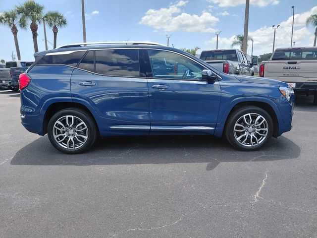 Used 2024 GMC Terrain Denali w/ Denali Premium Package AWD/4WD image 3