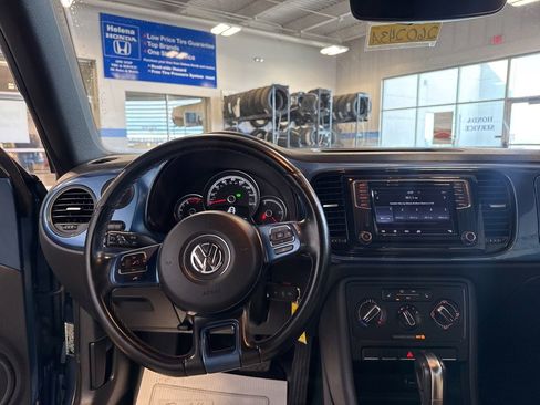 Used 2017 Volkswagen Beetle 1.8T S FWD image 11