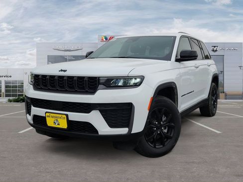 New 2026 Jeep Grand Cherokee Altitude RWD image 1