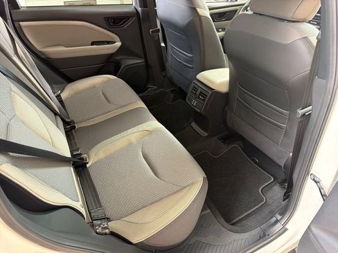 Used 2025 Subaru Forester Premium AWD/4WD image 32