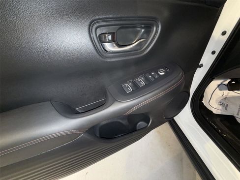 New 2025 Honda HR-V Sport image 15