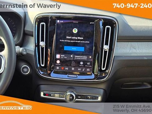 Used 2024 Volvo XC40 B5 Plus w/ Climate Package image 9