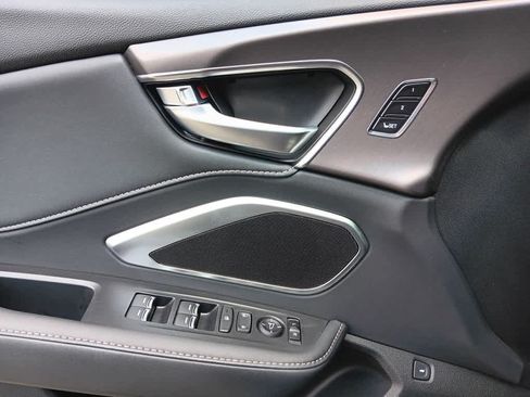 Used 2025 Acura RDX SH-AWD image 29