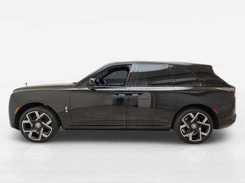 Certified 2025 Rolls-Royce Cullinan Black Badge AWD/4WD image 3