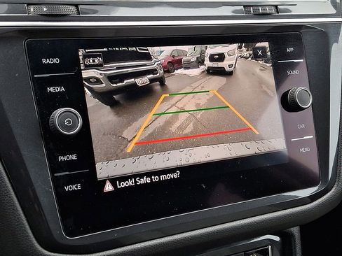 Used 2021 Volkswagen Tiguan SEL image 18