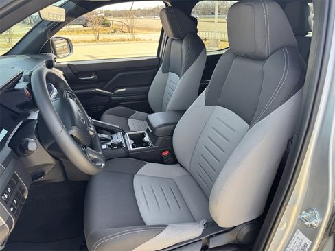 Used 2024 Toyota Tacoma TRD Sport image 25