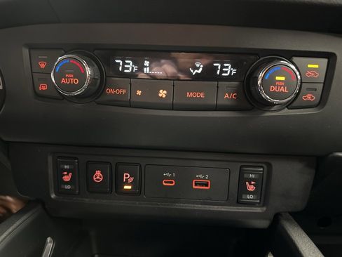 Used 2022 Nissan Frontier SV image 29