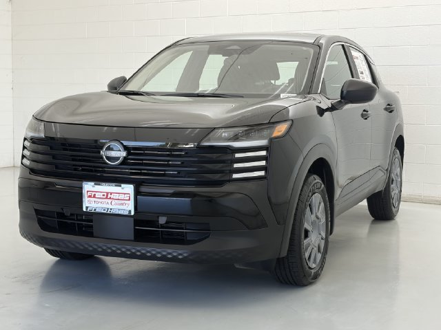 Used 2025 Nissan Kicks S FWD image 4