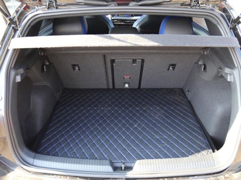 Used 2024 Volkswagen Golf R image 23