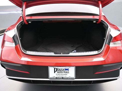 Certified 2024 Hyundai Elantra SE FWD image 21