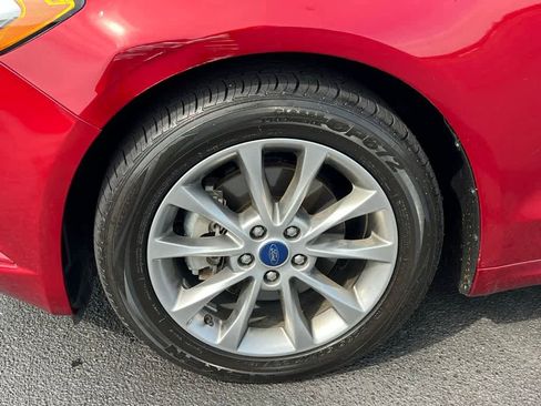 Used 2017 Ford Fusion SE image 10