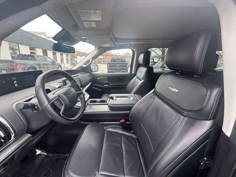 Used 2025 Ford Expedition Max Platinum image 14