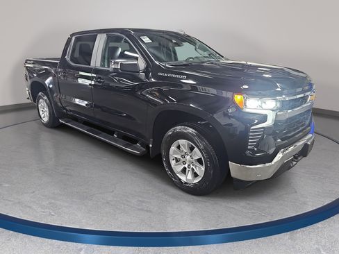 Used 2023 Chevrolet Silverado 1500 LT AWD/4WD image 3