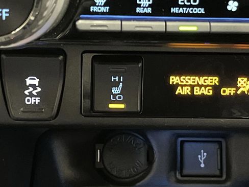 Used 2021 Toyota RAV4 XSE image 8