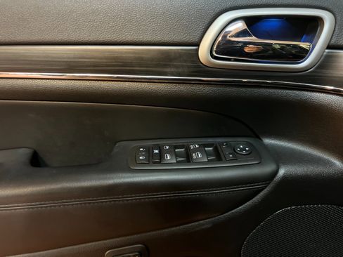 Certified 2022 Jeep Grand Cherokee Limited w/ Tech Group image 10