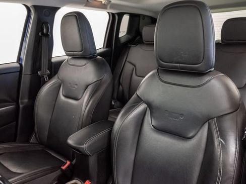 Used 2016 Jeep Renegade Limited FWD image 11