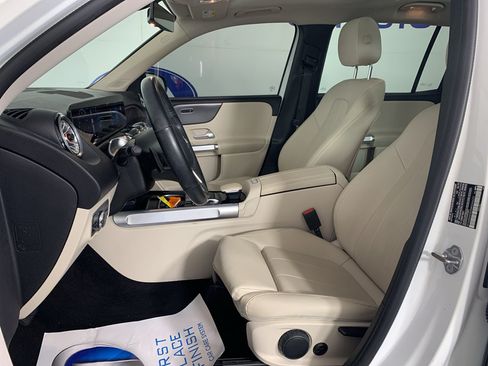 Used 2022 Mercedes-Benz GLB 250 4MATIC w/ Premium Package Lite image 15