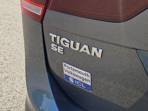 Used 2021 Volkswagen Tiguan SE w/ Panoramic Sunroof Package AWD/4WD image 12