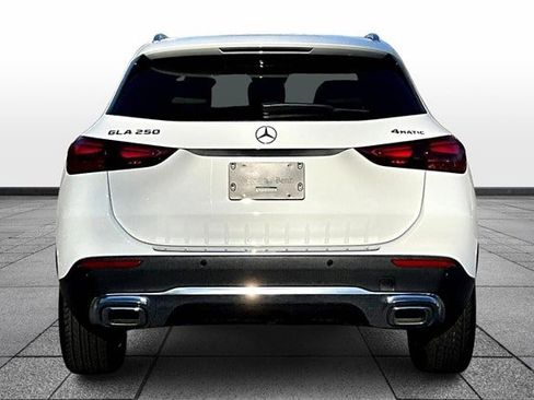 Certified 2025 Mercedes-Benz GLA 250 4MATIC image 8