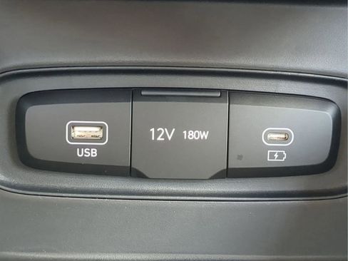 New 2026 Hyundai Venue SE FWD image 29