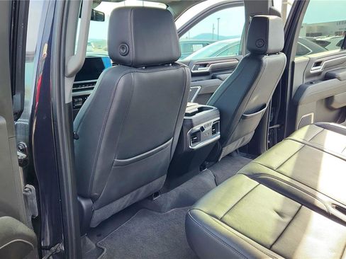 Used 2024 GMC Sierra 2500 SLT w/ SLT Premium Package image 19