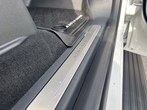 Certified 2025 Lincoln Navigator L Reserve AWD/4WD image 29